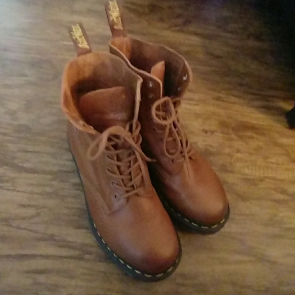 🌠FINAL PRICE DROP🌠Doc Martens Pascal
